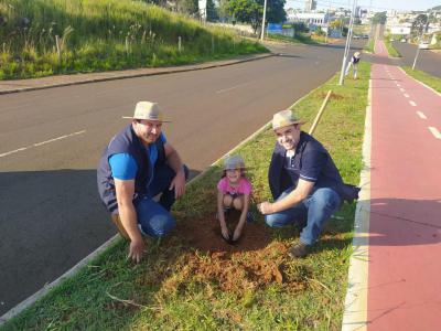 Rotary Clube realizou o Plantio de Ã¡rvores em Laranjeiras do Sul